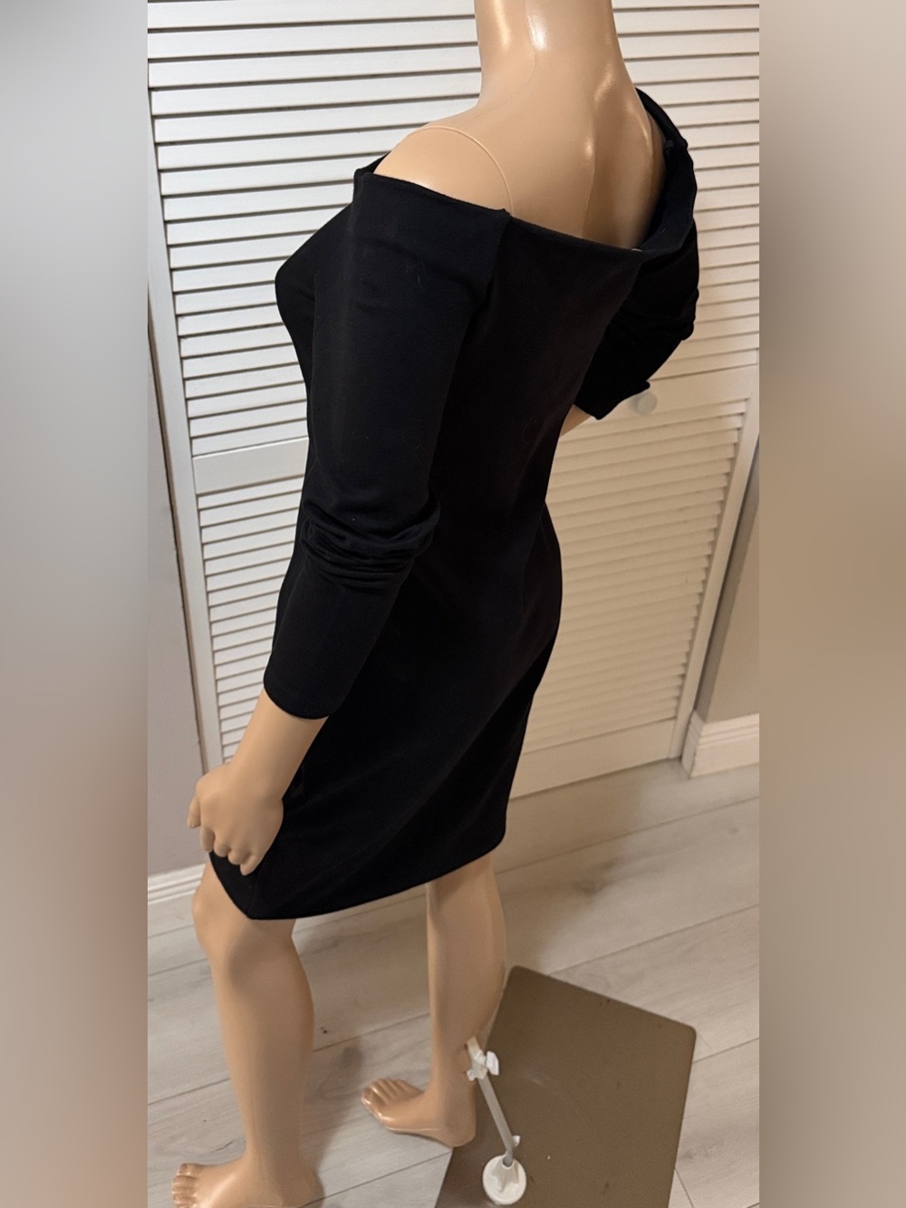L’AGENCE Black Off Shoulder Italian Viscose Stretch Jersey Dress M